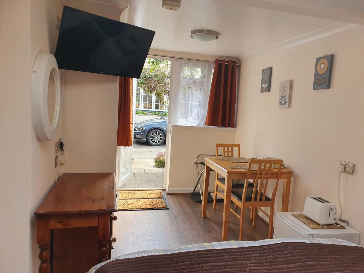 סטרטפורד-אפון-אבון Penryn Guest House, Ensuite Rooms, Free Parking And Free Wifi מראה חיצוני תמונה
