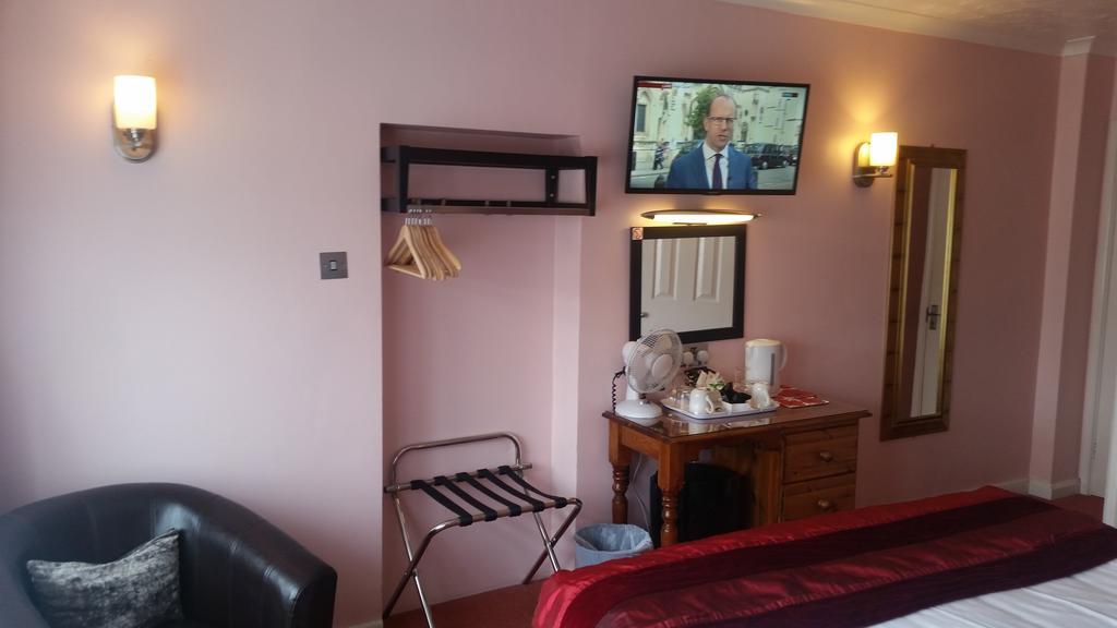 סטרטפורד-אפון-אבון Penryn Guest House, Ensuite Rooms, Free Parking And Free Wifi מראה חיצוני תמונה