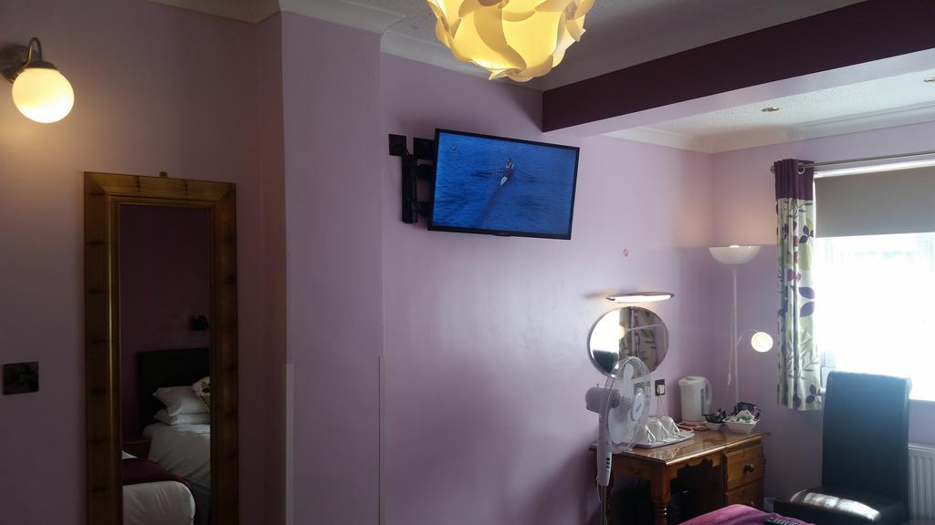 סטרטפורד-אפון-אבון Penryn Guest House, Ensuite Rooms, Free Parking And Free Wifi מראה חיצוני תמונה