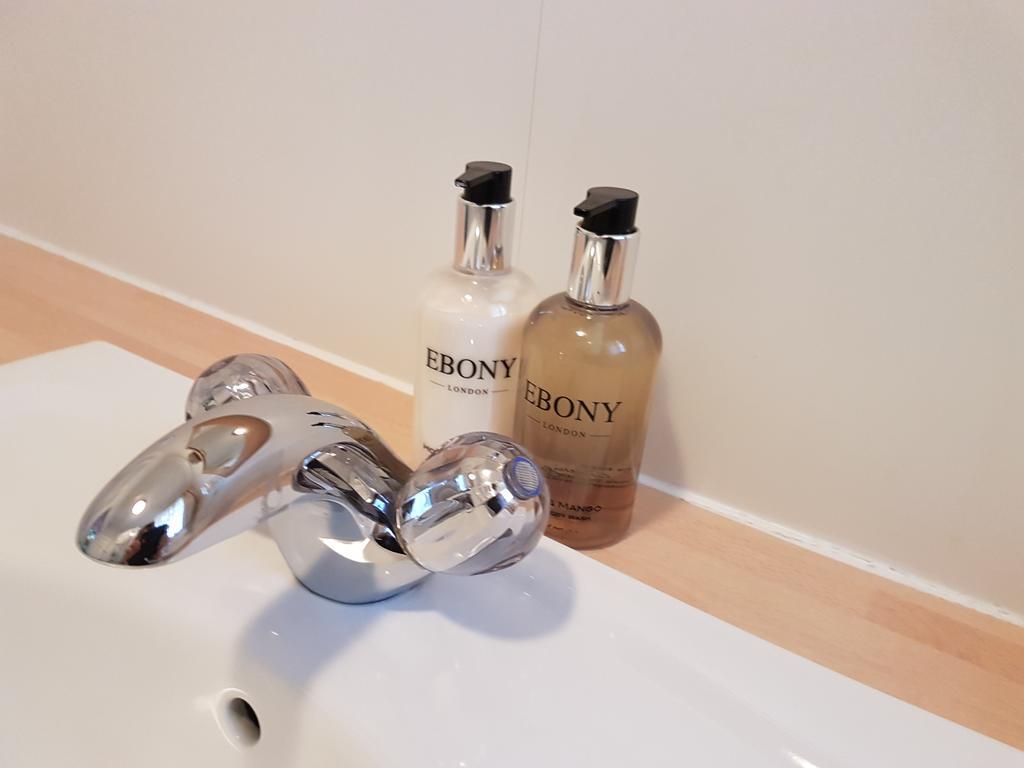 סטרטפורד-אפון-אבון Penryn Guest House, Ensuite Rooms, Free Parking And Free Wifi מראה חיצוני תמונה