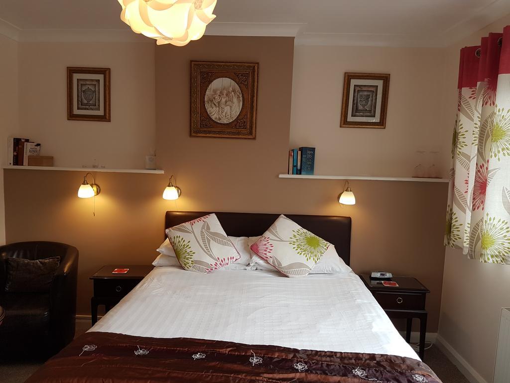 סטרטפורד-אפון-אבון Penryn Guest House, Ensuite Rooms, Free Parking And Free Wifi מראה חיצוני תמונה