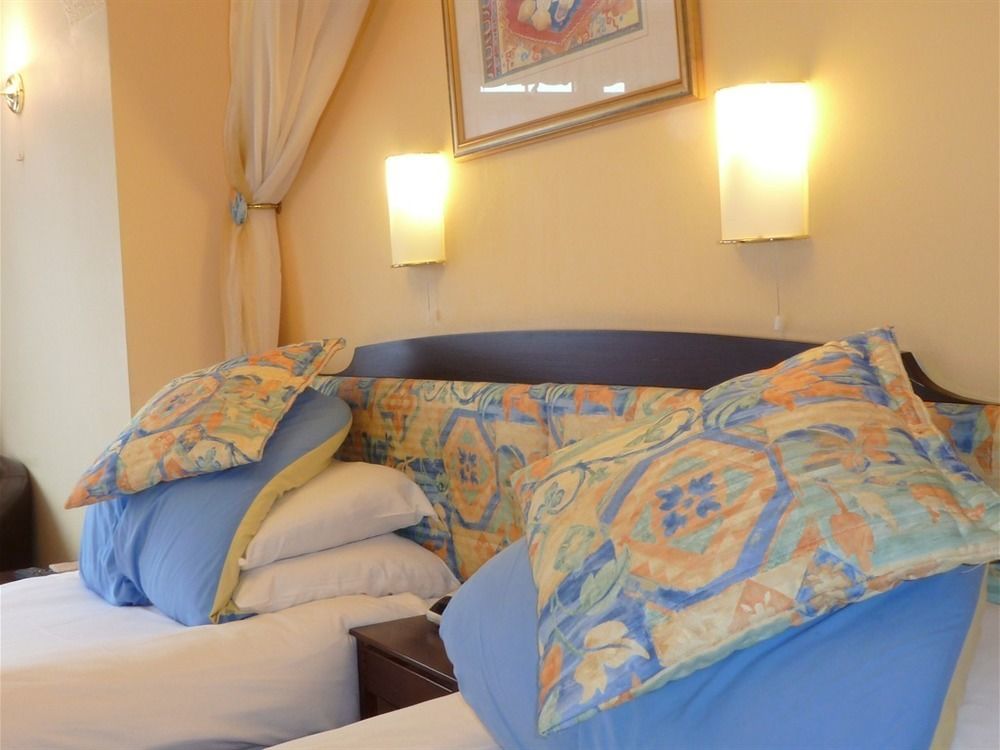 סטרטפורד-אפון-אבון Penryn Guest House, Ensuite Rooms, Free Parking And Free Wifi מראה חיצוני תמונה