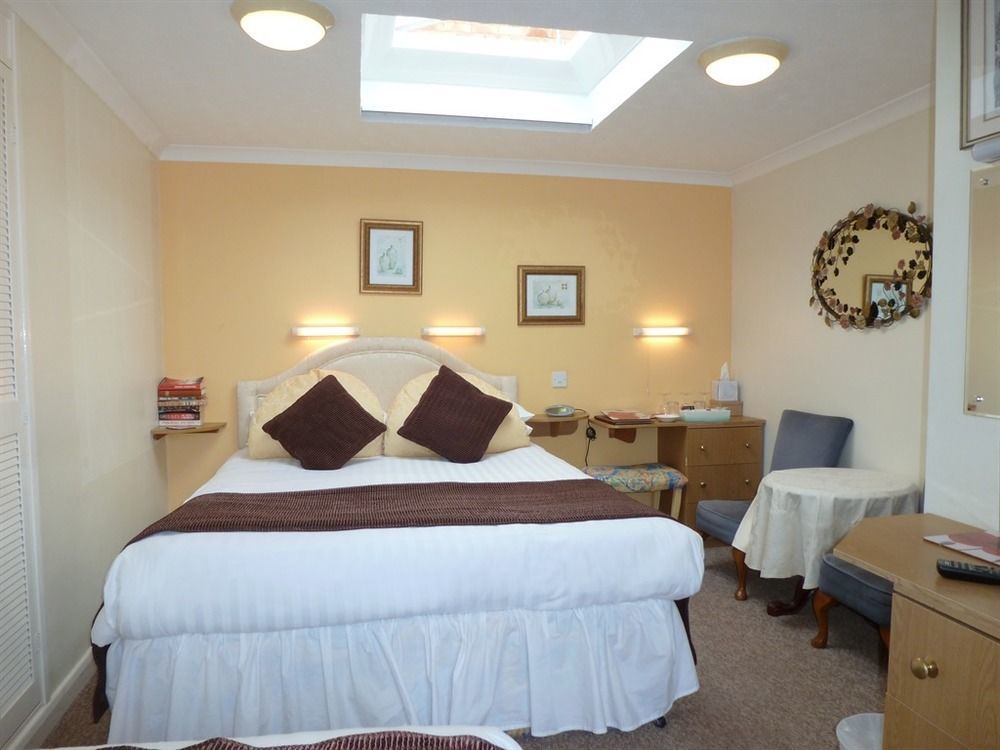 סטרטפורד-אפון-אבון Penryn Guest House, Ensuite Rooms, Free Parking And Free Wifi מראה חיצוני תמונה