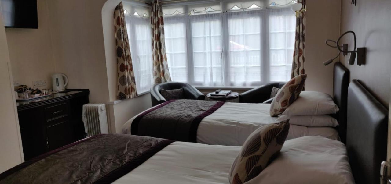 סטרטפורד-אפון-אבון Penryn Guest House, Ensuite Rooms, Free Parking And Free Wifi מראה חיצוני תמונה