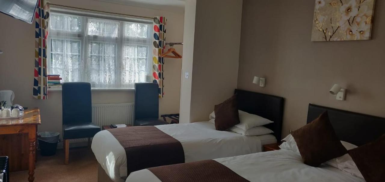 סטרטפורד-אפון-אבון Penryn Guest House, Ensuite Rooms, Free Parking And Free Wifi מראה חיצוני תמונה