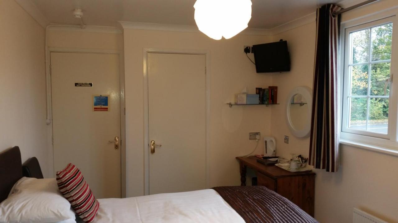 סטרטפורד-אפון-אבון Penryn Guest House, Ensuite Rooms, Free Parking And Free Wifi חדר תמונה